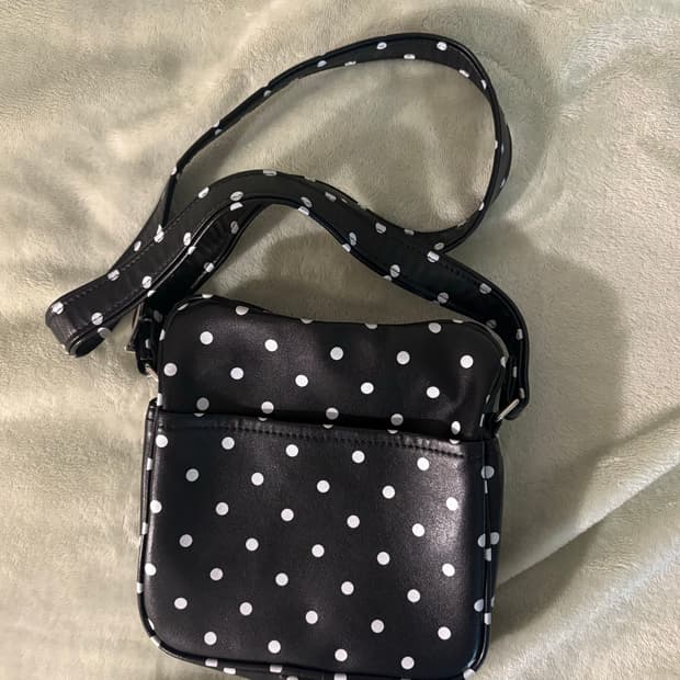 꼼데가르송 도트 크로스백