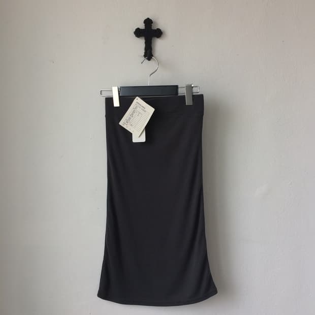 leggings midi skirt