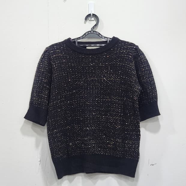 [F] 라인 LINE 블랙 골드펄 퍼프소매 반팔 니트