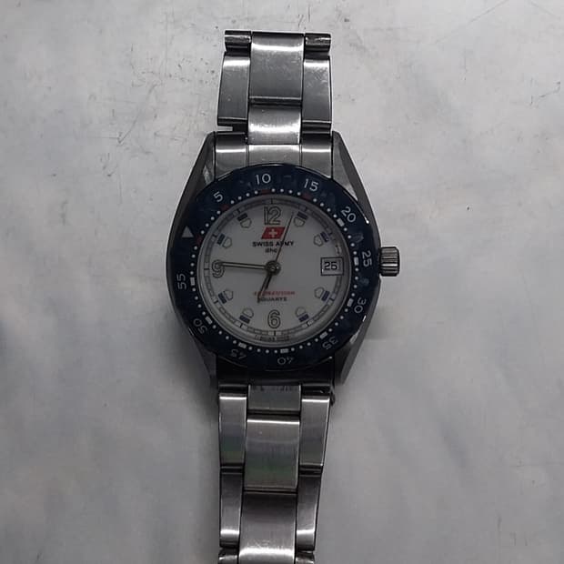 빅토리 녹스 스위스아미 다이버 DHC+ 쿼츠 여성시계