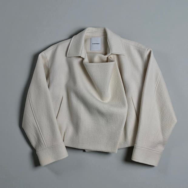 (W)르917 르셉템버 울 드레이프 카라 크롭 자켓 아이보리 34사이즈