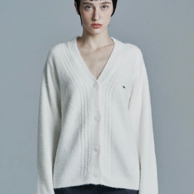 시너진 조이 니트 가디건 화이트