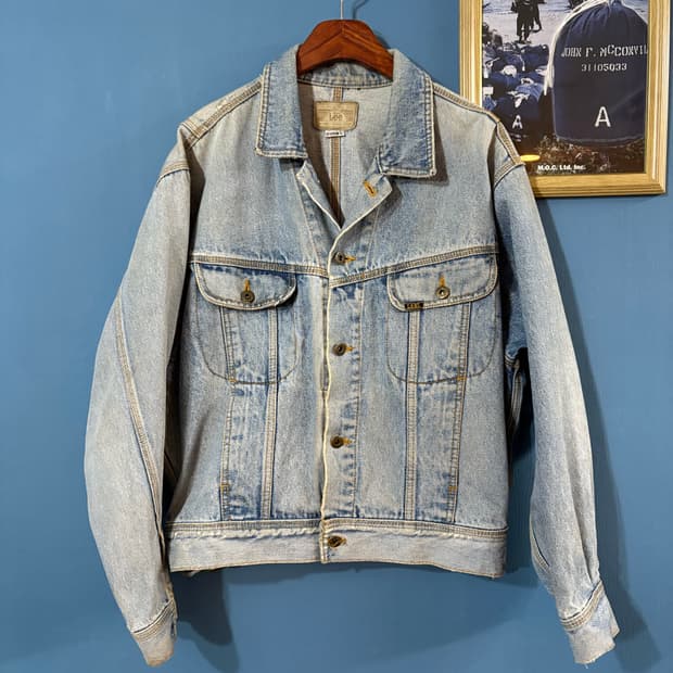 80‘s Vtg Lee denim jacket. 