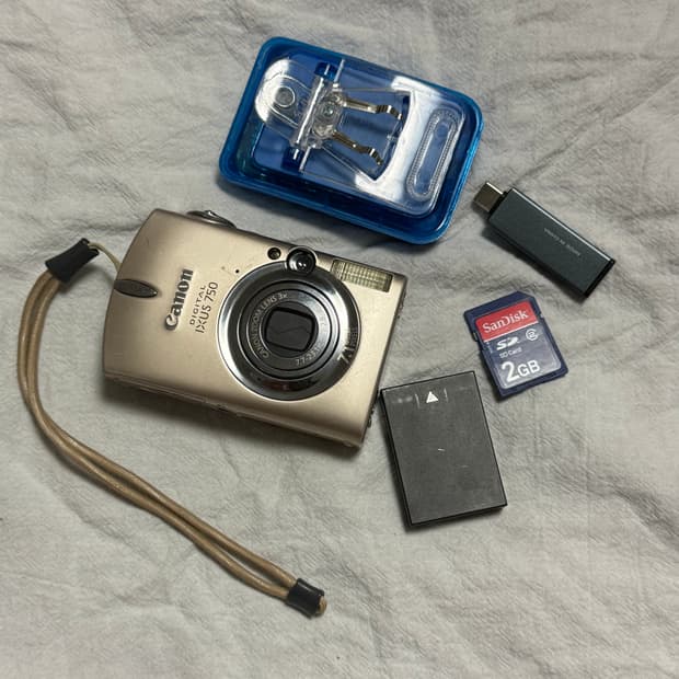 캐논 익서스750 ixus750 아일릿 원희 디카 ixy700