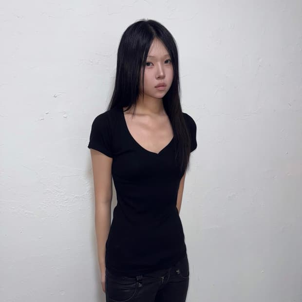 V-neck ribbed slim-fit tee