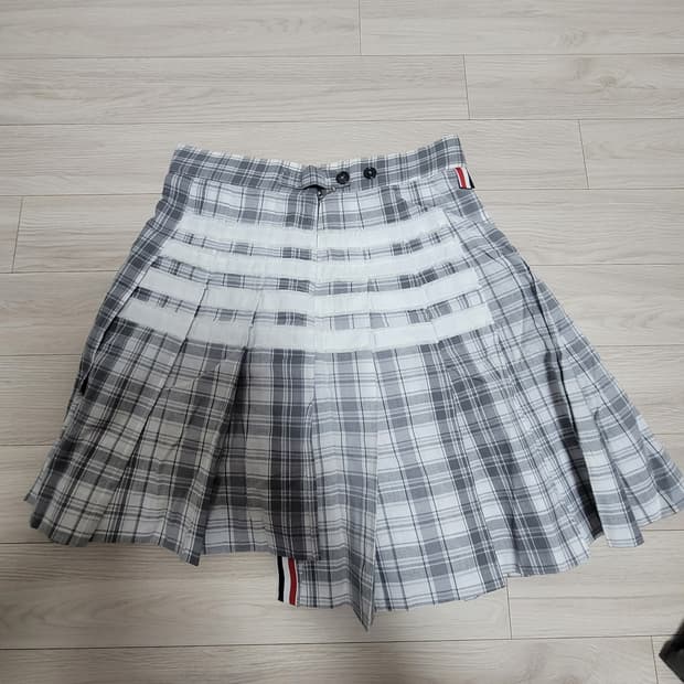 (급매)톰브라운 플리츠 체크 스커트 1번시착 (정품)