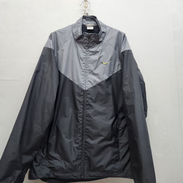 올드스쿨 나이키 로고 배색 스톰핏 바람막이 XL(L)
