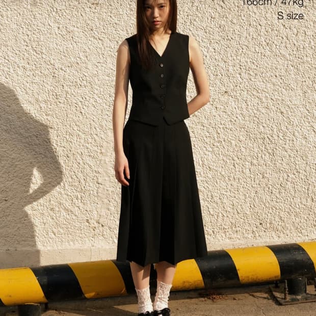 우먼즈 플리츠 미디 스커트 [블랙]