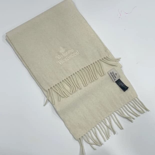 비비안웨스트우드 울 머플러목도리화이트판매합니다목걸이레이나아리엘라팔찌빈티지