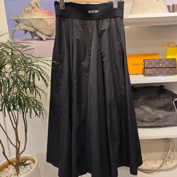 시스템 블랙 플레어 롱 스커트