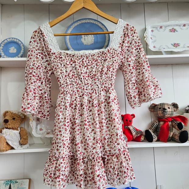 리즈리사(LIZ LISA) 잔꽃 셔링 레이스 튜닉