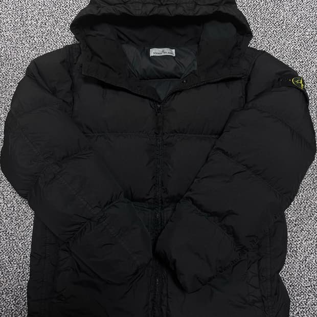 스톤아일랜드 크링클랩스 25FW 패딩 M사이즈