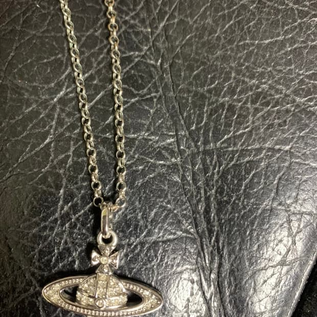 크림 구매 정품 비비안웨스트우드 목걸이