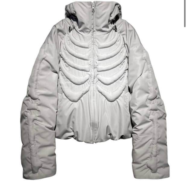 써저리 본 엠보싱 푸퍼 초판