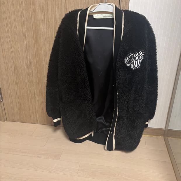 오프화이트 가디건 40