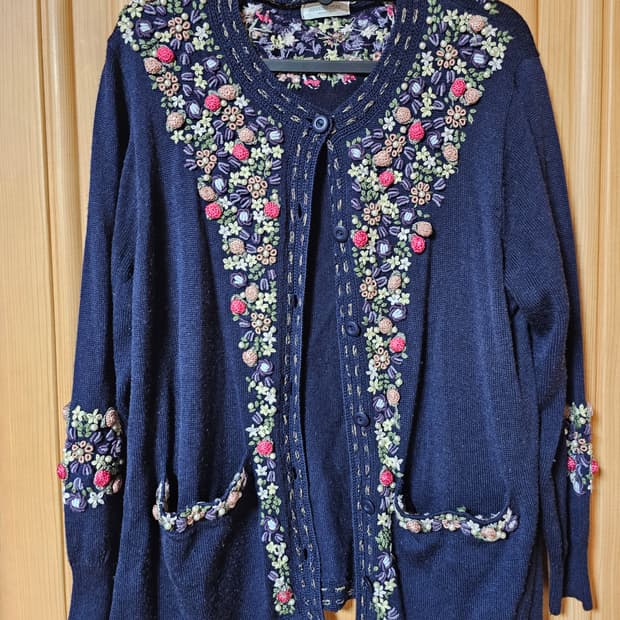 플라워입체자수네이비가디건