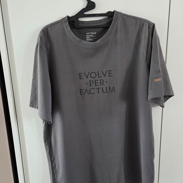 아크테릭스 반팔 2벌 일괄 