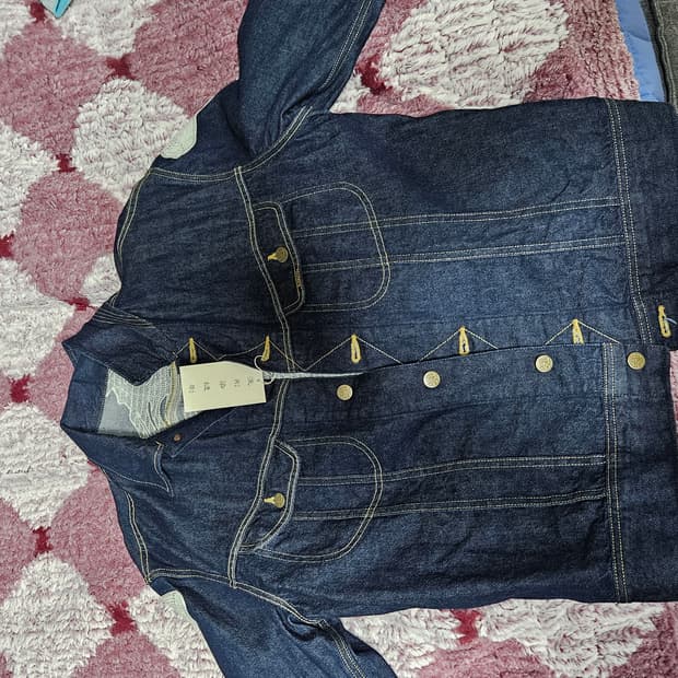 캐피탈 본 데님 자켓입니다 48사이즈