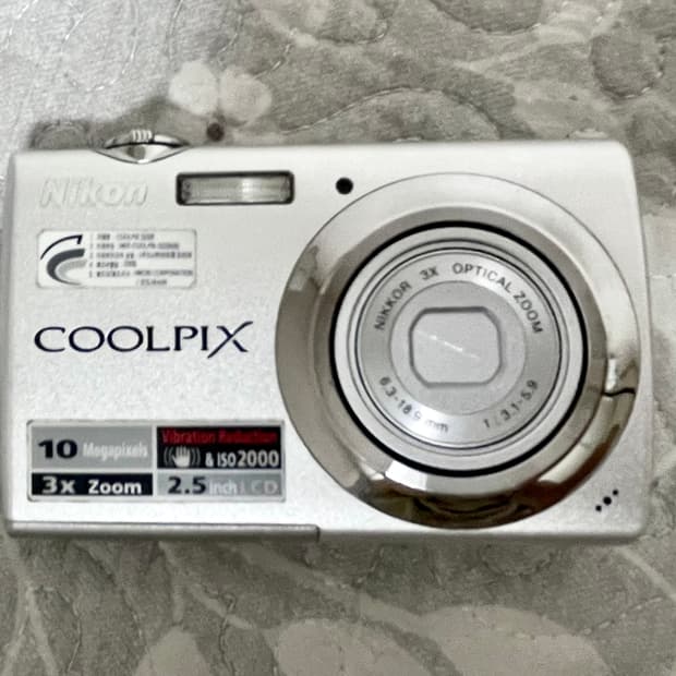 니콘 쿨픽스 s220