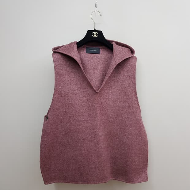 델라라나 콜롬보소재  후드 니트 베스트 82-94-160사이즈