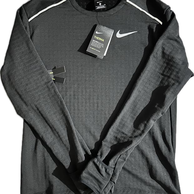 나이키 써마 스피어 엘리먼트 크루 탑