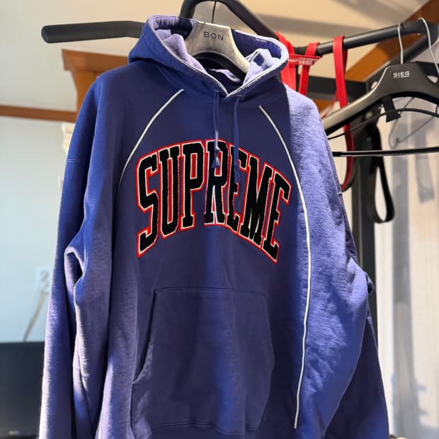 슈프림 [민트급,정품] 박시 파이핑 후드티 (시세 45만)