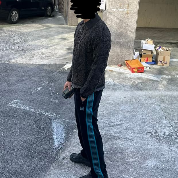 니들스 네로우 트랙팬츠 블랙