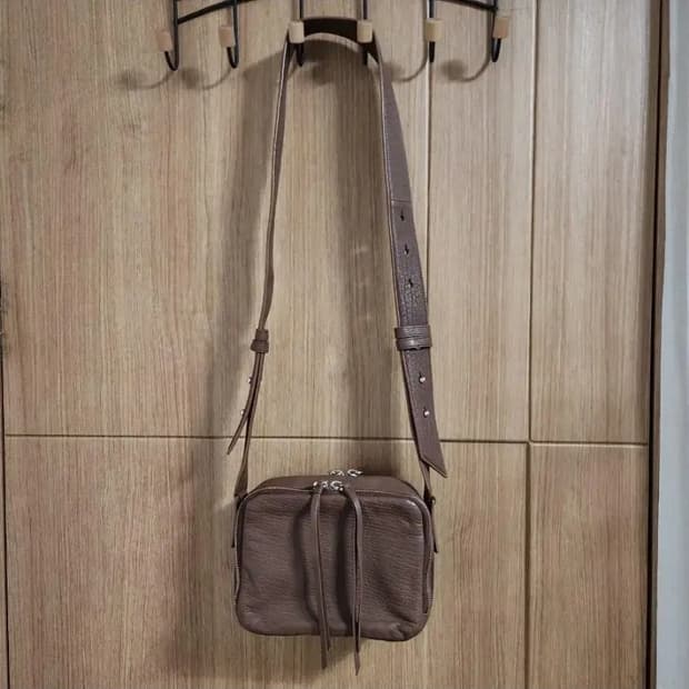 올세인츠 가방 미니 크로스백 카메라백