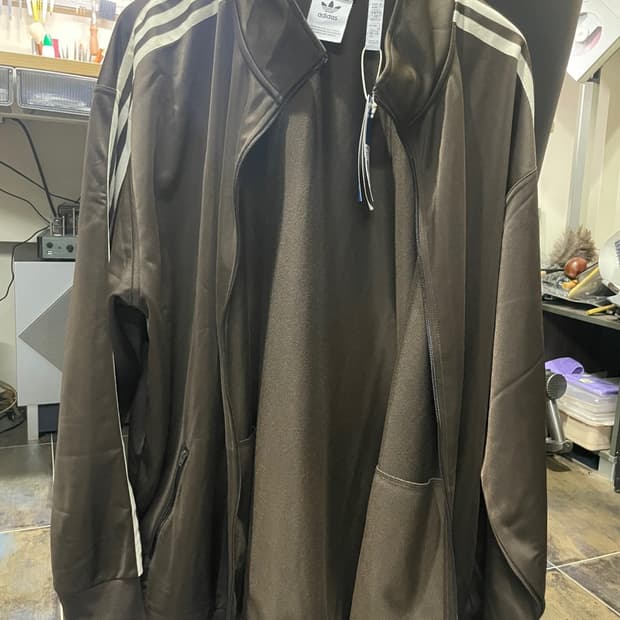 아디다스 다크브라운 트랙탑 2xl