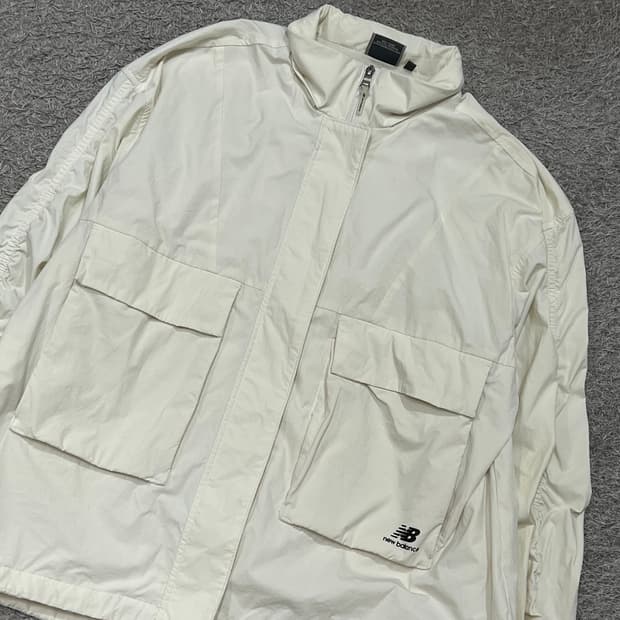 [95-100] 뉴발란스 바람막이