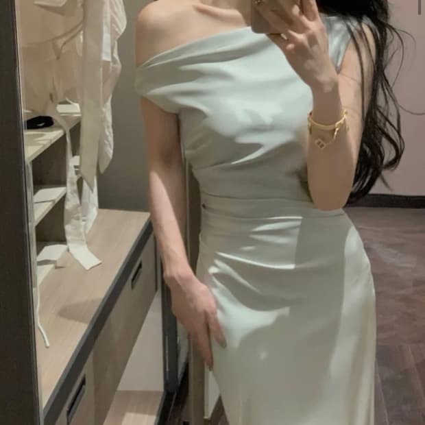 새틴 오프숄더 원피스 라이트그린 m 새상품