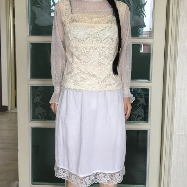 Flower pattern lace sleeveless