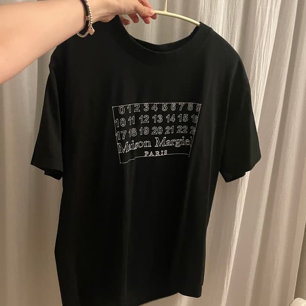 마르지엘라 반팔