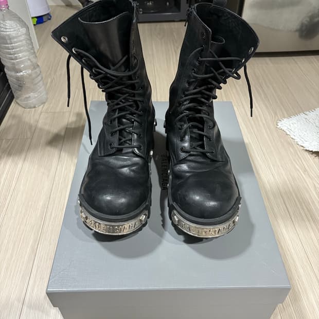 발렌시아가 불도저 부츠 43