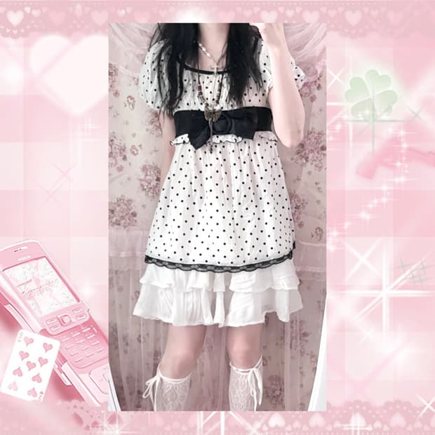 Vintage white dot pattern 