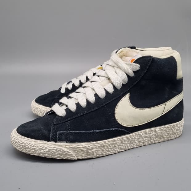 나이키 블레이저 여성미드235