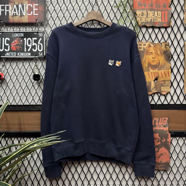 메종키츠네 맨투맨 전면 더블 폭스 로고 포인트 네이비