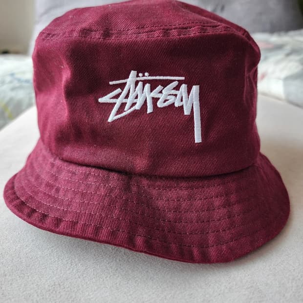 스투시 버킷햇 와인색 L-XL