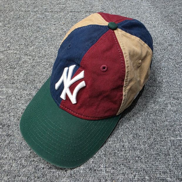 뉴에라 x 아이앱스튜디오 뉴욕 양키스 멀티컬러 패치워크 볼캡 모자