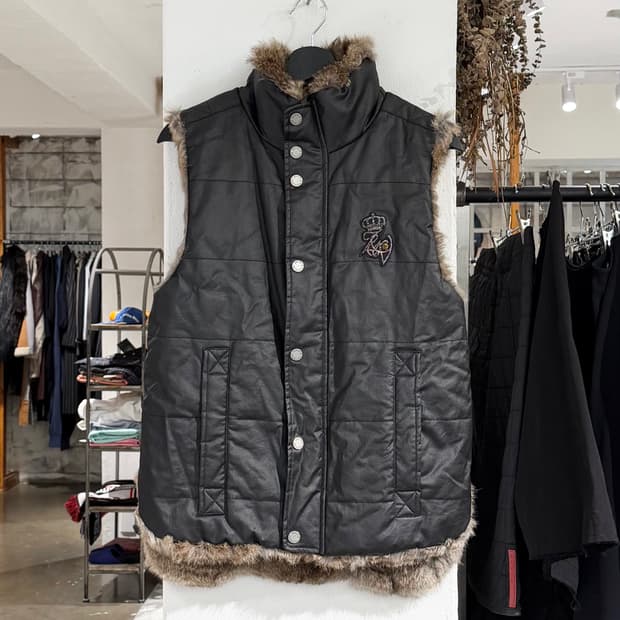 쟈딕앤볼테르 디럭스 블랙 코튼 래빗퍼 리버시블 베스트