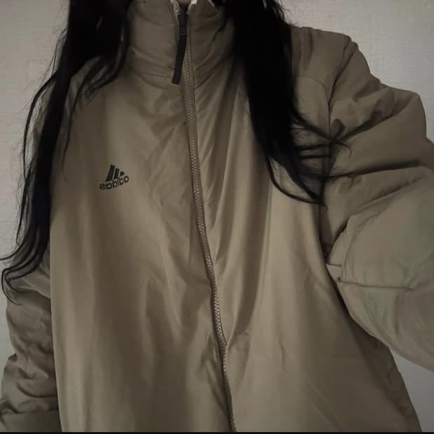 아디다스 카키 빅로고 리버시블 후리스 점퍼