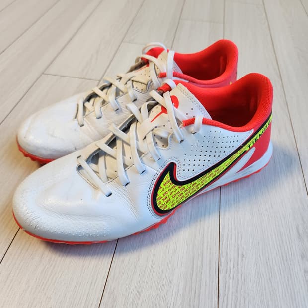 나이키 티엠포 레전드 9 아카데미 TF DA1191-176 사이즈265
