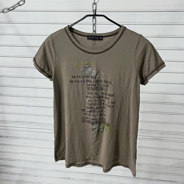 Anna Nicola lettering tee