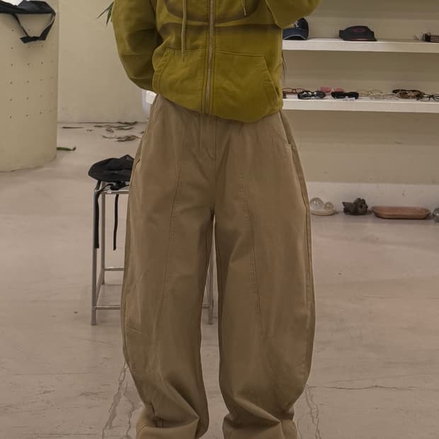 빈티지 커브드 베이지 코튼 팬츠 U713