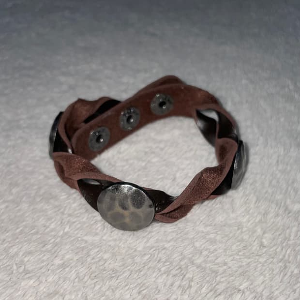 brown stud leather bracelet 브라운 스터드 팔찌
