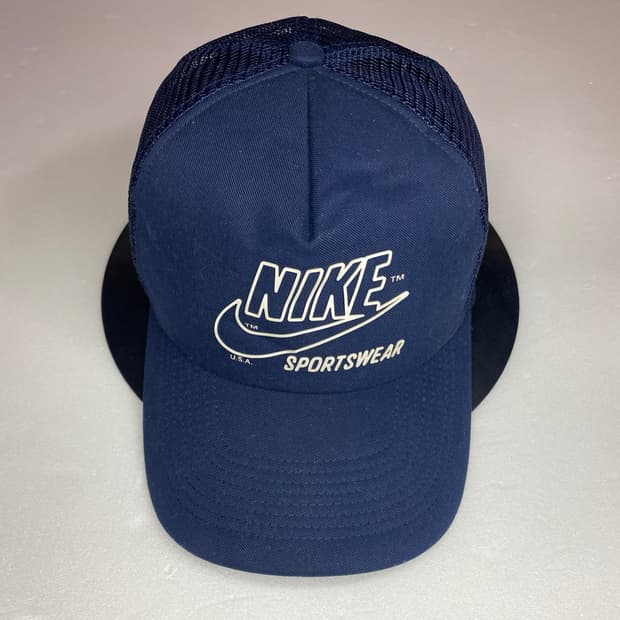 Nike vintage trucker cap