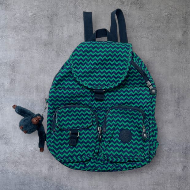 키플링 Kipling 그린 체브론 패턴 시티 백팩