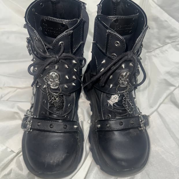 데모니아 에코-60 플레어 어글리 플랫폼 체인 앵클부츠