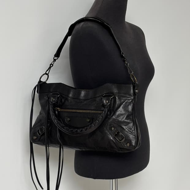 발렌시아가 모터백 클래식 퍼스트백