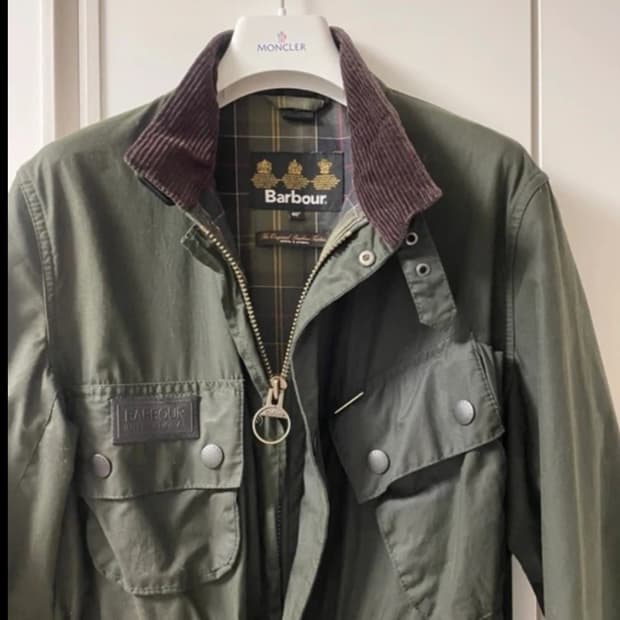 바버 인터네셔널 왁스 자켓 올리브 40(100-103)